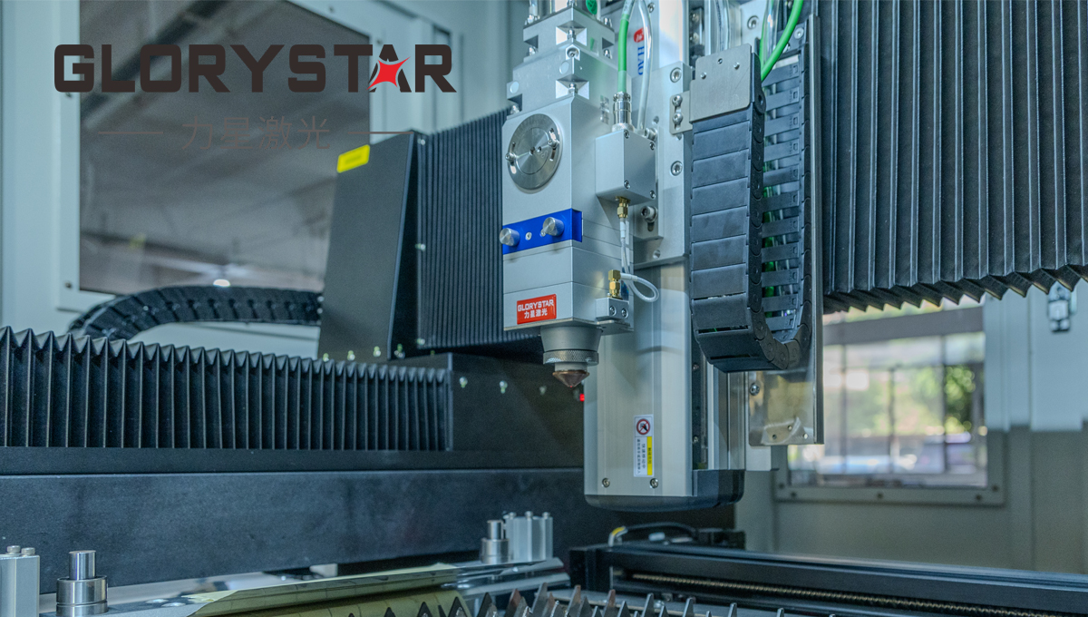 光纖激光切割機切割碳鋼時氣體的選擇，這幾點要記清楚！