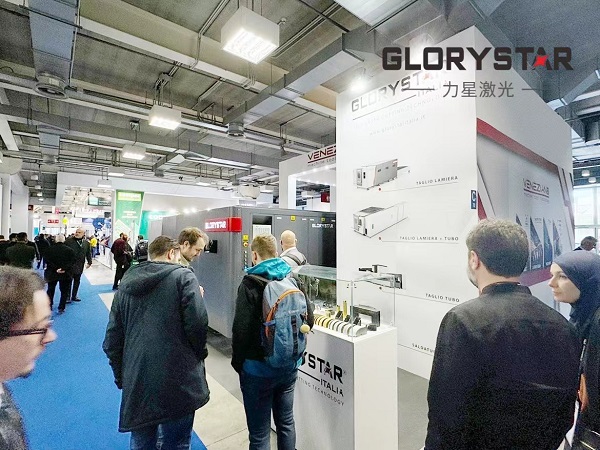 力星激光萬瓦級激光切割機(jī)亮相意大利工業(yè)展，引爆行業(yè)熱潮