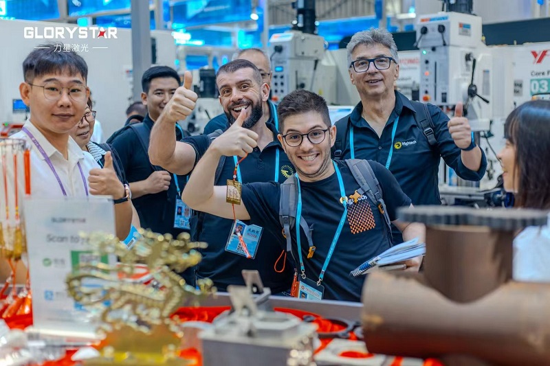 秋季廣交會(huì)現(xiàn)場首日流量爆滿!力星激光科技盛宴攬獲海內(nèi)外友人一致好評(píng)! 秋季廣交會(huì)現(xiàn)場首日流量爆滿!力星激光科技盛宴攬獲海內(nèi)外友人一致好評(píng)!