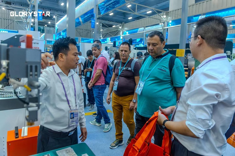 秋季廣交會(huì)現(xiàn)場首日流量爆滿!力星激光科技盛宴攬獲海內(nèi)外友人一致好評(píng)! 秋季廣交會(huì)現(xiàn)場首日流量爆滿!力星激光科技盛宴攬獲海內(nèi)外友人一致好評(píng)!