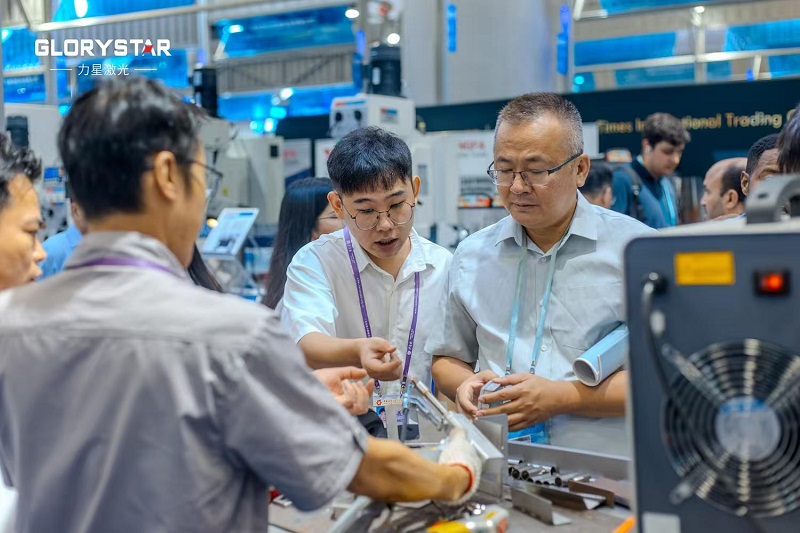 秋季廣交會(huì)現(xiàn)場首日流量爆滿!力星激光科技盛宴攬獲海內(nèi)外友人一致好評(píng)! 秋季廣交會(huì)現(xiàn)場首日流量爆滿!力星激光科技盛宴攬獲海內(nèi)外友人一致好評(píng)!