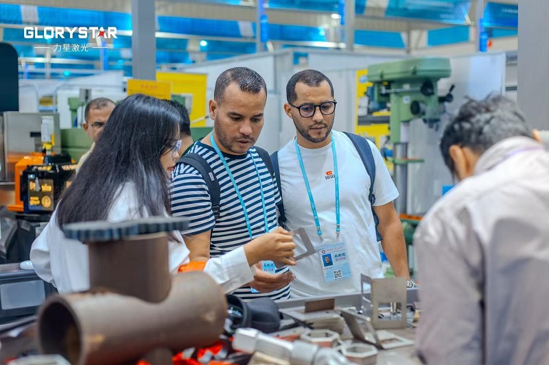 秋季廣交會(huì)現(xiàn)場首日流量爆滿!力星激光科技盛宴攬獲海內(nèi)外友人一致好評(píng)! 秋季廣交會(huì)現(xiàn)場首日流量爆滿!力星激光科技盛宴攬獲海內(nèi)外友人一致好評(píng)!