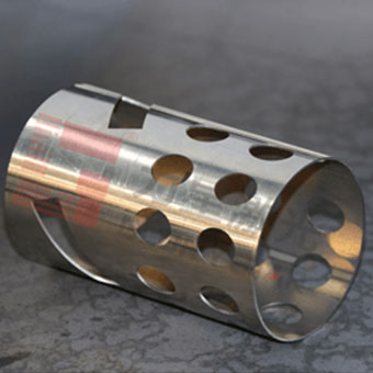 ???三卡盤激光切管機 ???三卡盤激光切管機